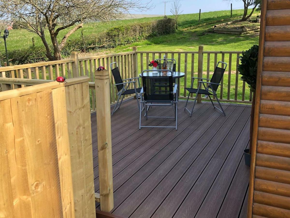 Cosy Dog Friendly Lodge With An Outdoor Bath On The Isle Of Wight Whitwell  Luaran gambar